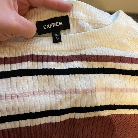 Express Sweater - Picture 2 of 4